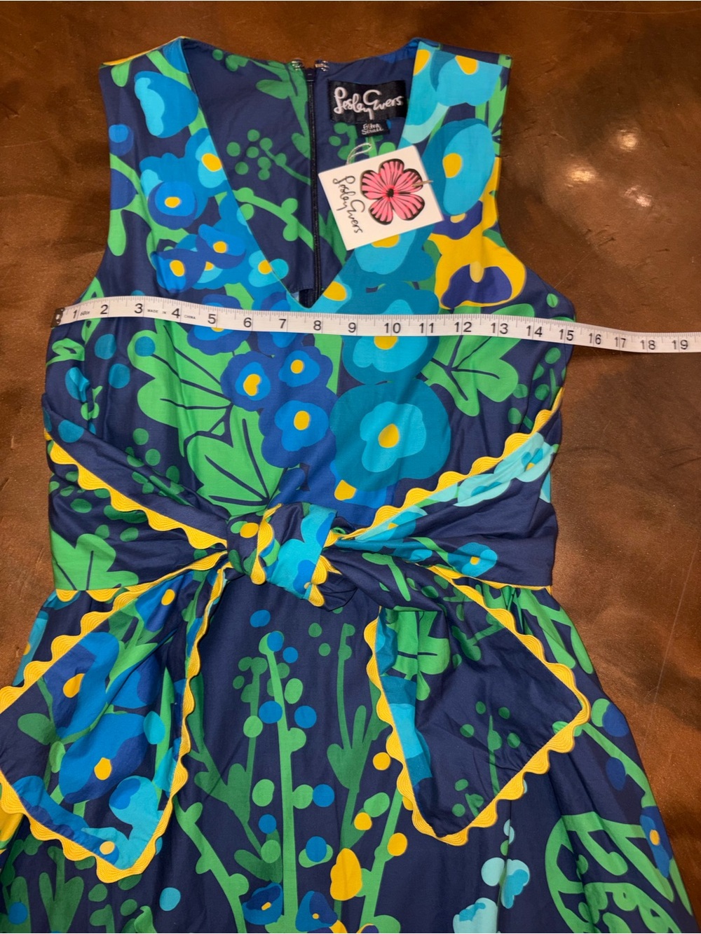 Lesley Evers Sleeveless V-Neck Floral Fit & Flare Dress in Navy and Blue NWT - Picture 2 of 5